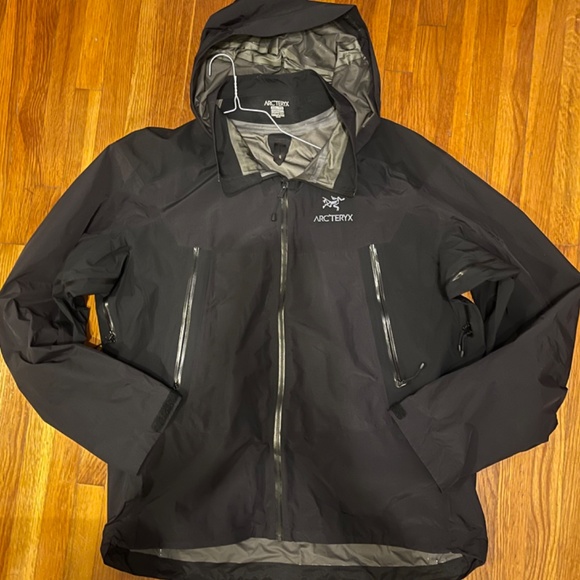 Arc’teryx Gore Tex Shell Jacket - Picture 3 of 4